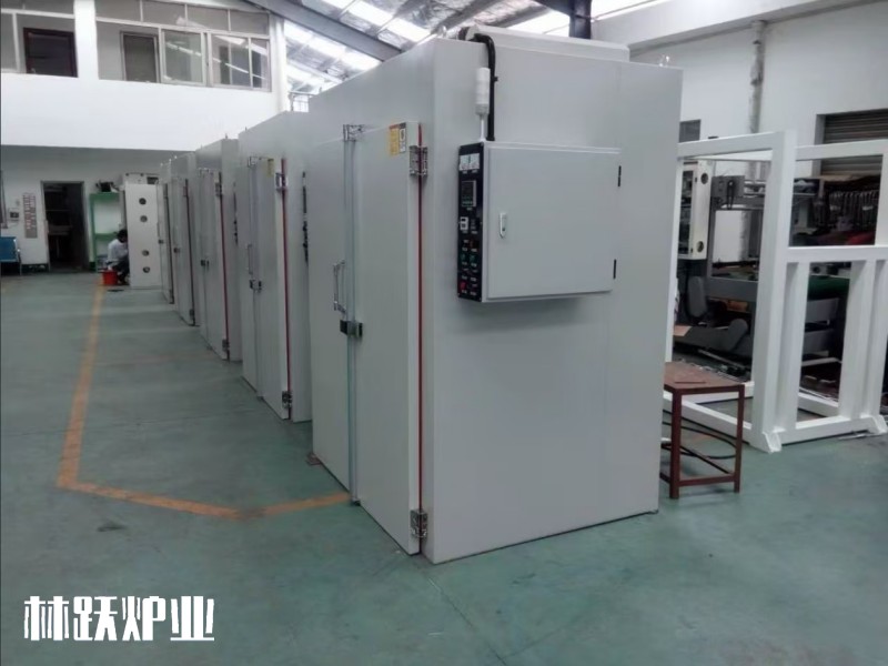 電熱鼓風(fēng)干燥箱